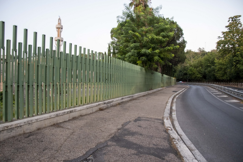 3 resize Italy: 50 Muslim and Scientologists joined to clean up the main Street of the Great Mosque of Rome